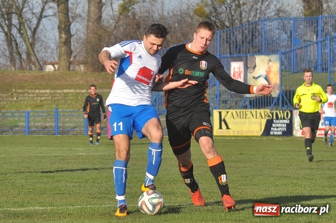 Zdjęcie w galerii na portalu naszraciborz.pl: IV liga: Podział punktów na inaugurację wiosny wiadomości z regionu