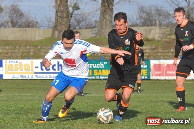 Zdjęcie w galerii na portalu naszraciborz.pl: IV liga: Podział punktów na inaugurację wiosny wiadomości z regionu