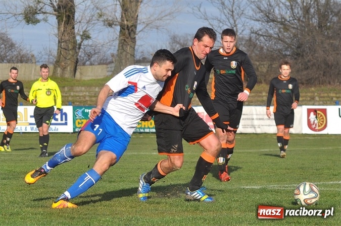 Zdjęcie w galerii na portalu naszraciborz.pl: IV liga: Podział punktów na inaugurację wiosny wiadomości z regionu