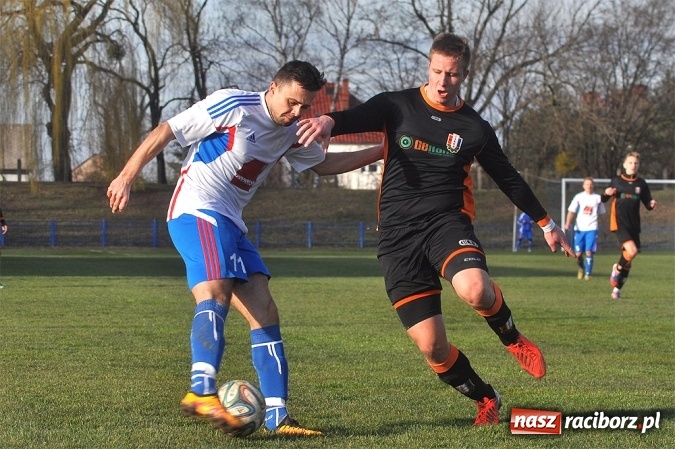 Zdjęcie w galerii na portalu naszraciborz.pl: IV liga: Podział punktów na inaugurację wiosny wiadomości z regionu