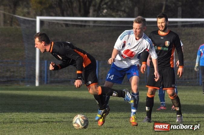 Zdjęcie w galerii na portalu naszraciborz.pl: IV liga: Podział punktów na inaugurację wiosny wiadomości z regionu