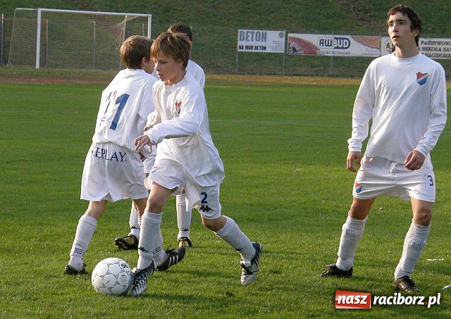 Zdjęcie w galerii na portalu naszraciborz.pl: Cztery gole w meczu trampkarzy Banika Ostrava z drużyną Andrzeja Marcowa  wiadomości z regionu
