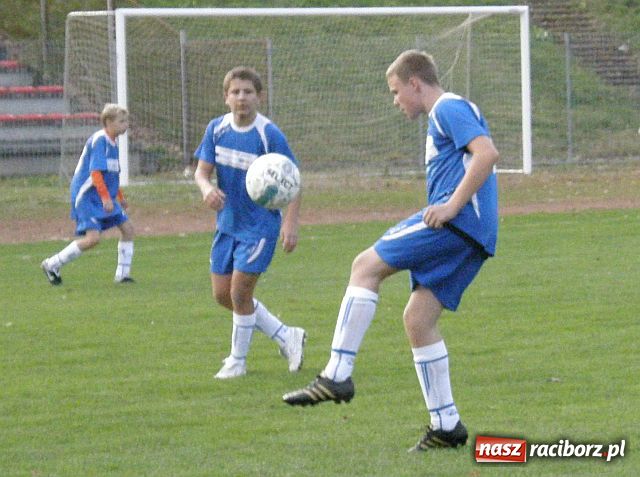 Zdjęcie w galerii na portalu naszraciborz.pl: Cztery gole w meczu trampkarzy Banika Ostrava z drużyną Andrzeja Marcowa  wiadomości z regionu