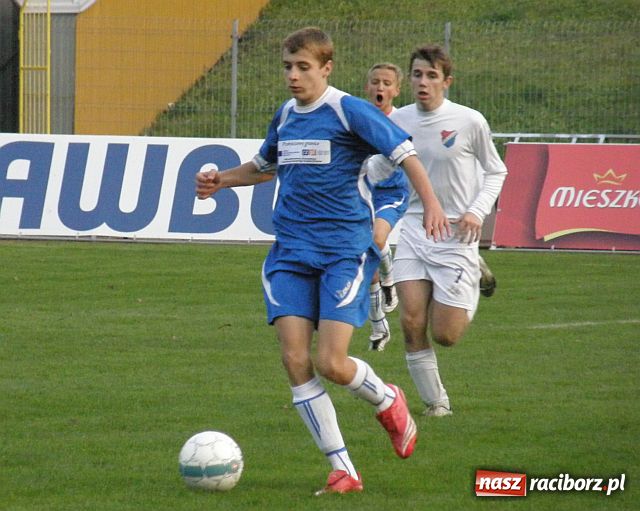 Zdjęcie w galerii na portalu naszraciborz.pl: Cztery gole w meczu trampkarzy Banika Ostrava z drużyną Andrzeja Marcowa  wiadomości z regionu