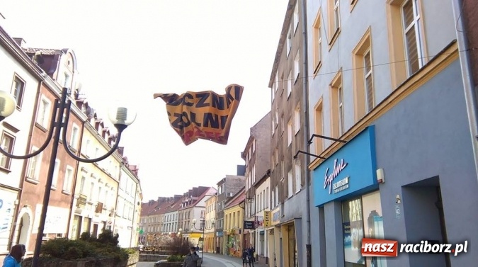 Zdjęcie w galerii na portalu naszraciborz.pl: Wyższe formy estetyki wiadomości z regionu