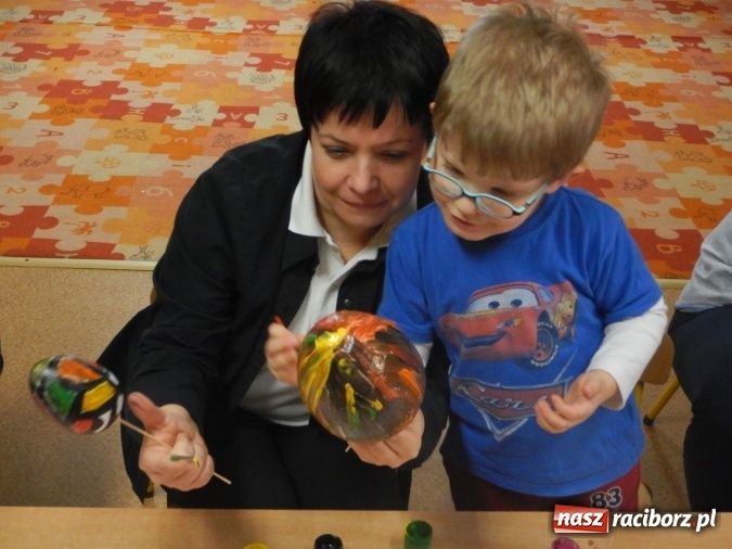 Zdjęcie w galerii na portalu naszraciborz.pl: Wielkanocne warsztaty w Domowym Przedszkolu wiadomości z regionu