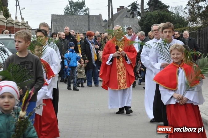Zdjęcie w galerii na portalu naszraciborz.pl: Dziś Niedziela Palmowa. W Kościele katolickim początek Wielkiego Tygodnia wiadomości z regionu