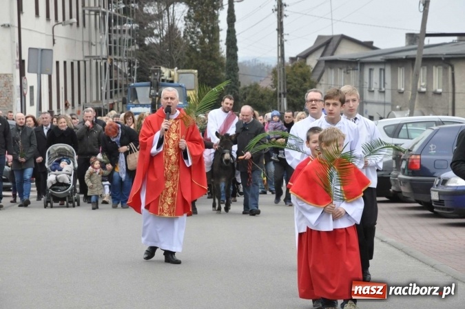 Zdjęcie w galerii na portalu naszraciborz.pl: Dziś Niedziela Palmowa. W Kościele katolickim początek Wielkiego Tygodnia wiadomości z regionu