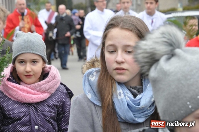 Zdjęcie w galerii na portalu naszraciborz.pl: Dziś Niedziela Palmowa. W Kościele katolickim początek Wielkiego Tygodnia wiadomości z regionu