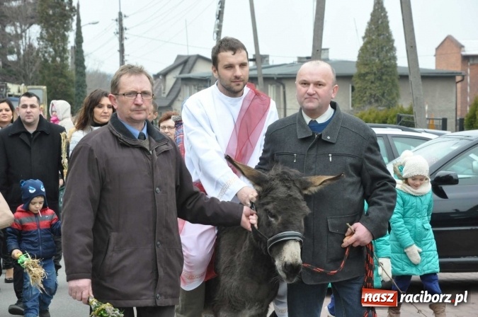 Zdjęcie w galerii na portalu naszraciborz.pl: Dziś Niedziela Palmowa. W Kościele katolickim początek Wielkiego Tygodnia wiadomości z regionu