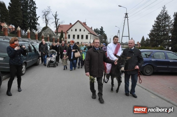 Zdjęcie w galerii na portalu naszraciborz.pl: Dziś Niedziela Palmowa. W Kościele katolickim początek Wielkiego Tygodnia wiadomości z regionu
