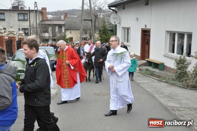 Zdjęcie w galerii na portalu naszraciborz.pl: Dziś Niedziela Palmowa. W Kościele katolickim początek Wielkiego Tygodnia wiadomości z regionu