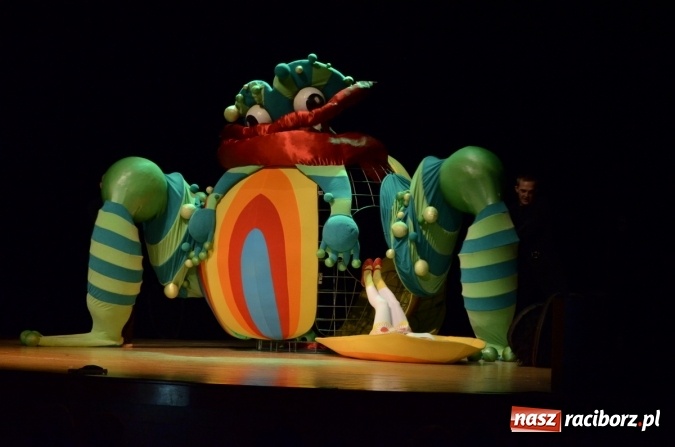 Zdjęcie w galerii na portalu naszraciborz.pl: Teatr Lalek Banialuka wystawił Calineczkę na deskach RCK  wiadomości z regionu