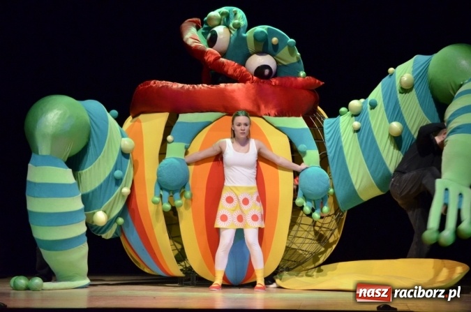 Zdjęcie w galerii na portalu naszraciborz.pl: Teatr Lalek Banialuka wystawił Calineczkę na deskach RCK  wiadomości z regionu