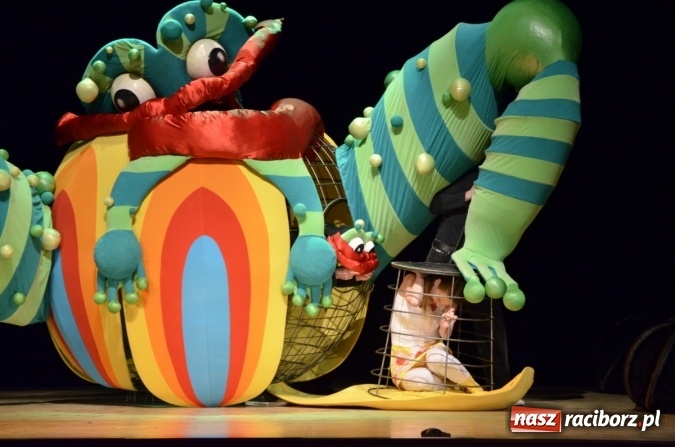 Zdjęcie w galerii na portalu naszraciborz.pl: Teatr Lalek Banialuka wystawił Calineczkę na deskach RCK  wiadomości z regionu