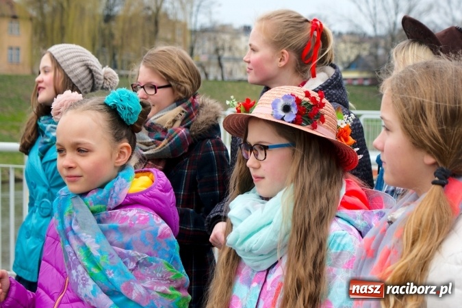 Zdjęcie w galerii na portalu naszraciborz.pl: Wiosna radosna na bulwarach i przystani wiadomości z regionu