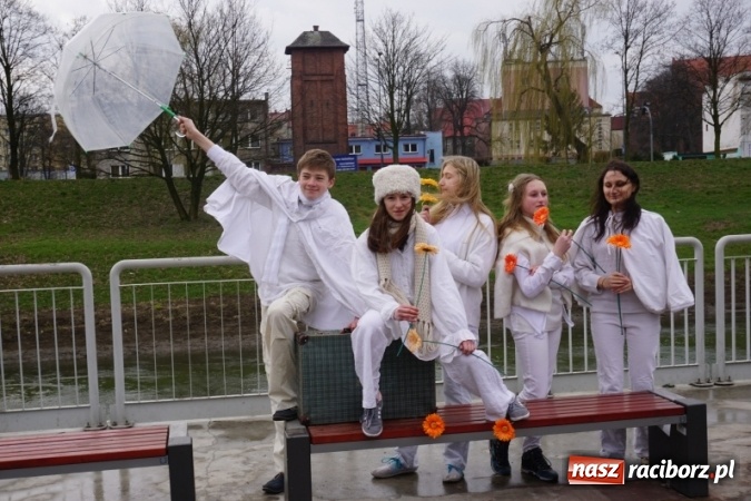 Zdjęcie w galerii na portalu naszraciborz.pl: Wiosna radosna na bulwarach i przystani wiadomości z regionu