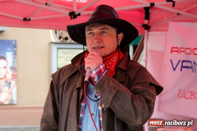 Zdjęcie w galerii na portalu naszraciborz.pl: I Mistrzostwa Raciborza Bakszysz Burger Open w ujeżdżaniu byka za nami wiadomości z regionu