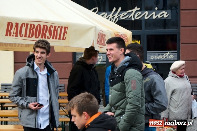 Zdjęcie w galerii na portalu naszraciborz.pl: I Mistrzostwa Raciborza Bakszysz Burger Open w ujeżdżaniu byka za nami wiadomości z regionu