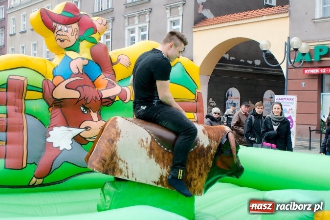 Zdjęcie w galerii na portalu naszraciborz.pl: I Mistrzostwa Raciborza Bakszysz Burger Open w ujeżdżaniu byka za nami wiadomości z regionu