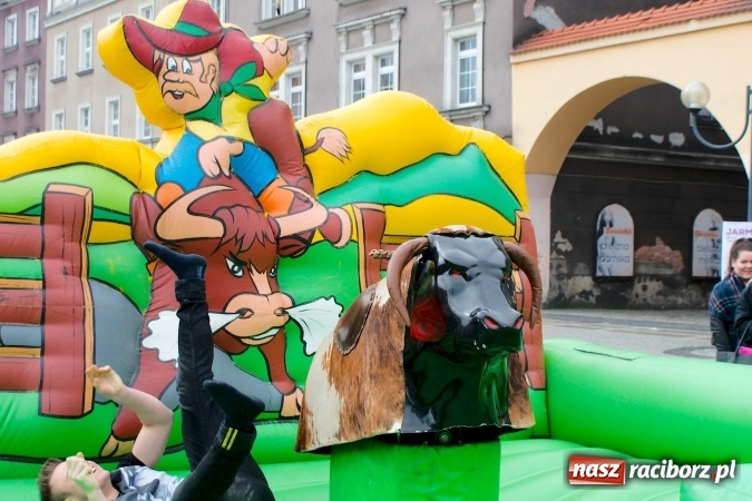 Zdjęcie w galerii na portalu naszraciborz.pl: I Mistrzostwa Raciborza Bakszysz Burger Open w ujeżdżaniu byka za nami wiadomości z regionu