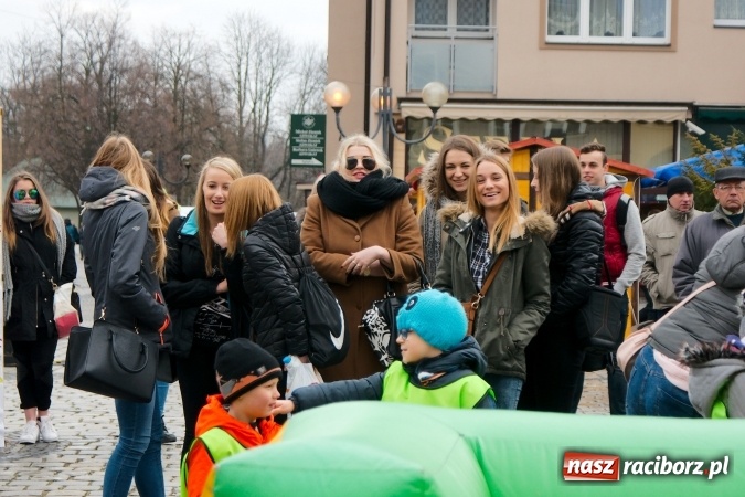 Zdjęcie w galerii na portalu naszraciborz.pl: I Mistrzostwa Raciborza Bakszysz Burger Open w ujeżdżaniu byka za nami wiadomości z regionu