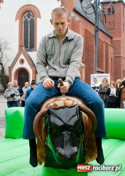 Zdjęcie w galerii na portalu naszraciborz.pl: I Mistrzostwa Raciborza Bakszysz Burger Open w ujeżdżaniu byka za nami wiadomości z regionu