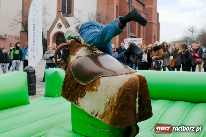 Zdjęcie w galerii na portalu naszraciborz.pl: I Mistrzostwa Raciborza Bakszysz Burger Open w ujeżdżaniu byka za nami wiadomości z regionu