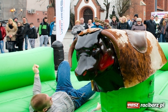Zdjęcie w galerii na portalu naszraciborz.pl: I Mistrzostwa Raciborza Bakszysz Burger Open w ujeżdżaniu byka za nami wiadomości z regionu