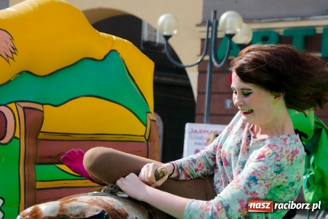 Zdjęcie w galerii na portalu naszraciborz.pl: I Mistrzostwa Raciborza Bakszysz Burger Open w ujeżdżaniu byka za nami wiadomości z regionu