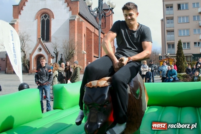 Zdjęcie w galerii na portalu naszraciborz.pl: I Mistrzostwa Raciborza Bakszysz Burger Open w ujeżdżaniu byka za nami wiadomości z regionu