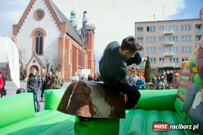 Zdjęcie w galerii na portalu naszraciborz.pl: I Mistrzostwa Raciborza Bakszysz Burger Open w ujeżdżaniu byka za nami wiadomości z regionu