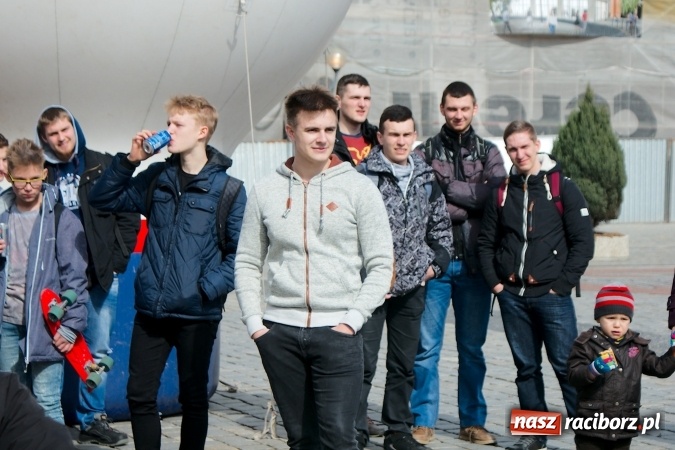 Zdjęcie w galerii na portalu naszraciborz.pl: I Mistrzostwa Raciborza Bakszysz Burger Open w ujeżdżaniu byka za nami wiadomości z regionu