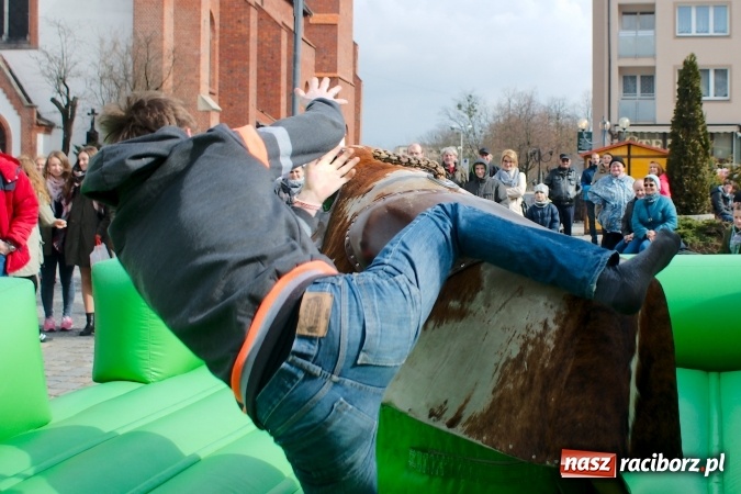 Zdjęcie w galerii na portalu naszraciborz.pl: I Mistrzostwa Raciborza Bakszysz Burger Open w ujeżdżaniu byka za nami wiadomości z regionu