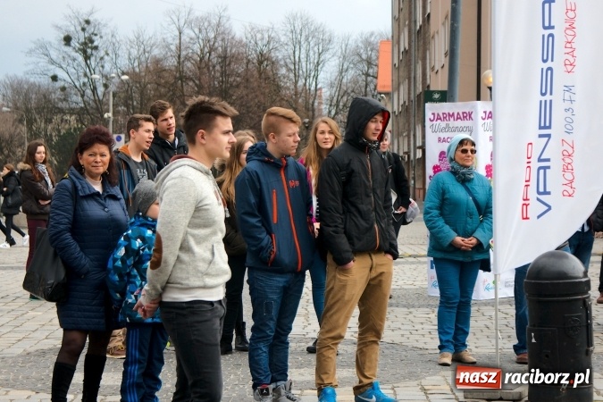 Zdjęcie w galerii na portalu naszraciborz.pl: I Mistrzostwa Raciborza Bakszysz Burger Open w ujeżdżaniu byka za nami wiadomości z regionu