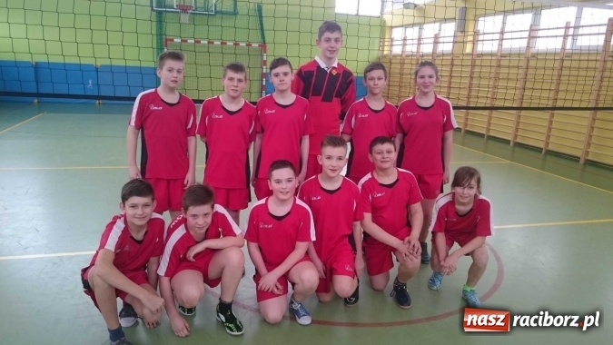 Zdjęcie w galerii na portalu naszraciborz.pl: Sportowe 45. urodziny szkoły w Pawłowie  wiadomości z regionu