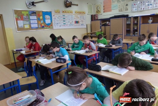 Zdjęcie w galerii na portalu naszraciborz.pl: Sportowe 45. urodziny szkoły w Pawłowie  wiadomości z regionu