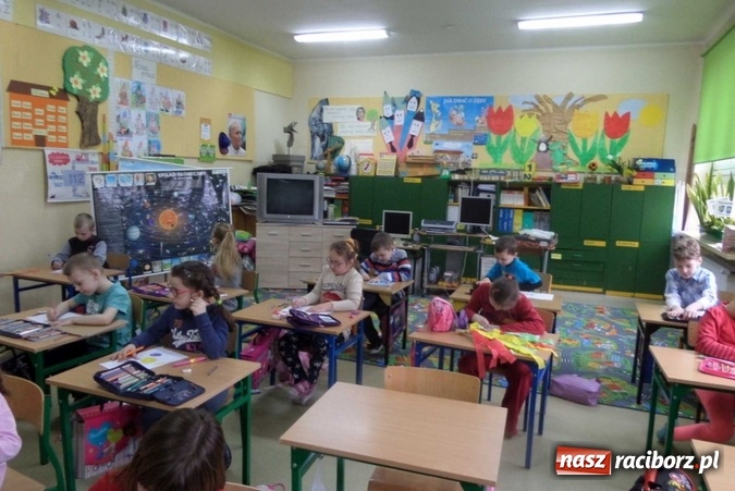 Zdjęcie w galerii na portalu naszraciborz.pl: Sportowe 45. urodziny szkoły w Pawłowie  wiadomości z regionu