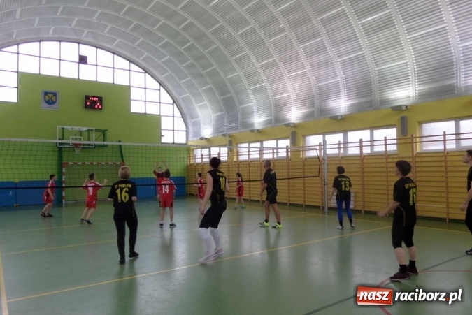 Zdjęcie w galerii na portalu naszraciborz.pl: Sportowe 45. urodziny szkoły w Pawłowie  wiadomości z regionu