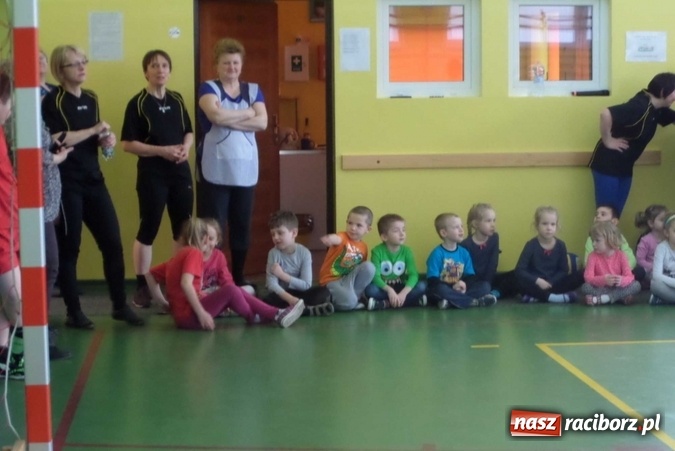 Zdjęcie w galerii na portalu naszraciborz.pl: Sportowe 45. urodziny szkoły w Pawłowie  wiadomości z regionu