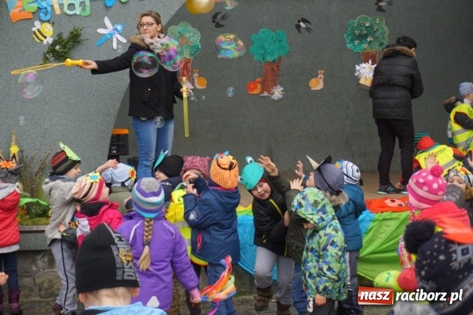 Zdjęcie w galerii na portalu naszraciborz.pl: Przedszkolaki powitały wiosnę  wiadomości z regionu