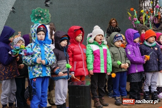 Zdjęcie w galerii na portalu naszraciborz.pl: Przedszkolaki powitały wiosnę  wiadomości z regionu