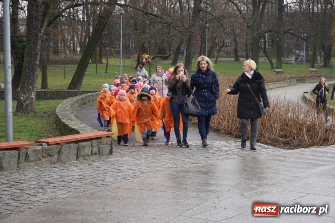 Zdjęcie w galerii na portalu naszraciborz.pl: Przedszkolaki powitały wiosnę  wiadomości z regionu