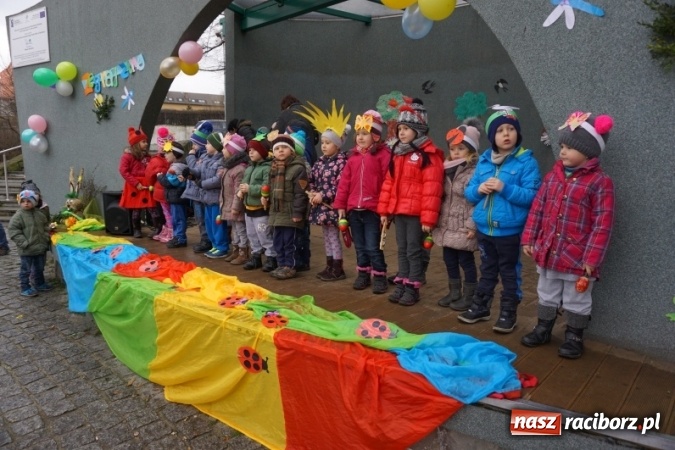 Zdjęcie w galerii na portalu naszraciborz.pl: Przedszkolaki powitały wiosnę  wiadomości z regionu