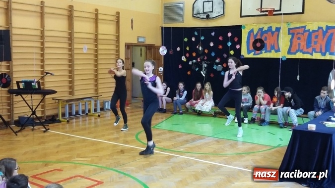 Zdjęcie w galerii na portalu naszraciborz.pl: Konkurs talentów na powitanie wiosny w Szkole Podstawowej nr 13 w Raciborzu  wiadomości z regionu
