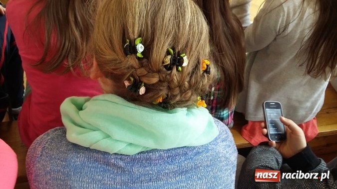 Zdjęcie w galerii na portalu naszraciborz.pl: Konkurs talentów na powitanie wiosny w Szkole Podstawowej nr 13 w Raciborzu  wiadomości z regionu