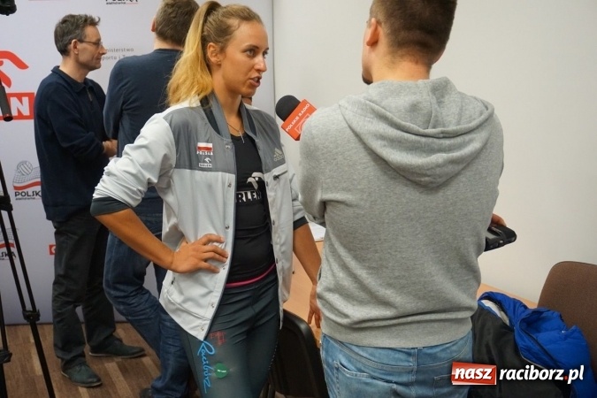 Zdjęcie w galerii na portalu naszraciborz.pl: Monika Brzostek na konferencji w Warszawie po Pucharze Świata w Rio wiadomości z regionu