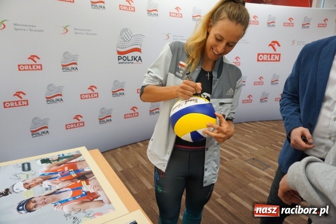 Zdjęcie w galerii na portalu naszraciborz.pl: Monika Brzostek na konferencji w Warszawie po Pucharze Świata w Rio wiadomości z regionu