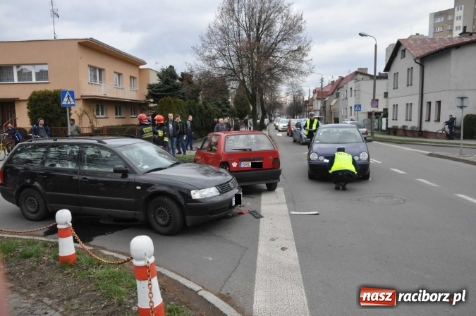 Zdjęcie w galerii na portalu naszraciborz.pl: Kolejne zderzenie pojazdów na skrzyżowaniu Ocicka-Katowicka-Słowackiego wiadomości z regionu