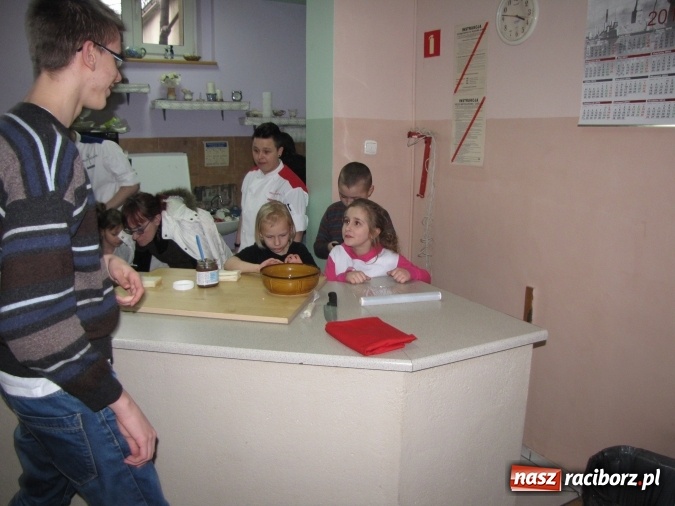 Zdjęcie w galerii na portalu naszraciborz.pl: Piekielna kuchnia w raciborskiej Przystani wiadomości z regionu